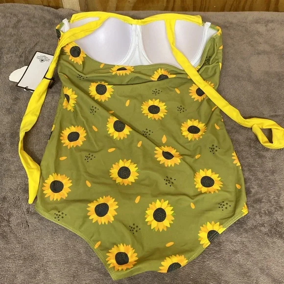 Retro stage size L one piece bathing suit - Picture 2 of 9